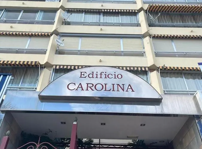 Carolina Beach & Pool * Benidorm